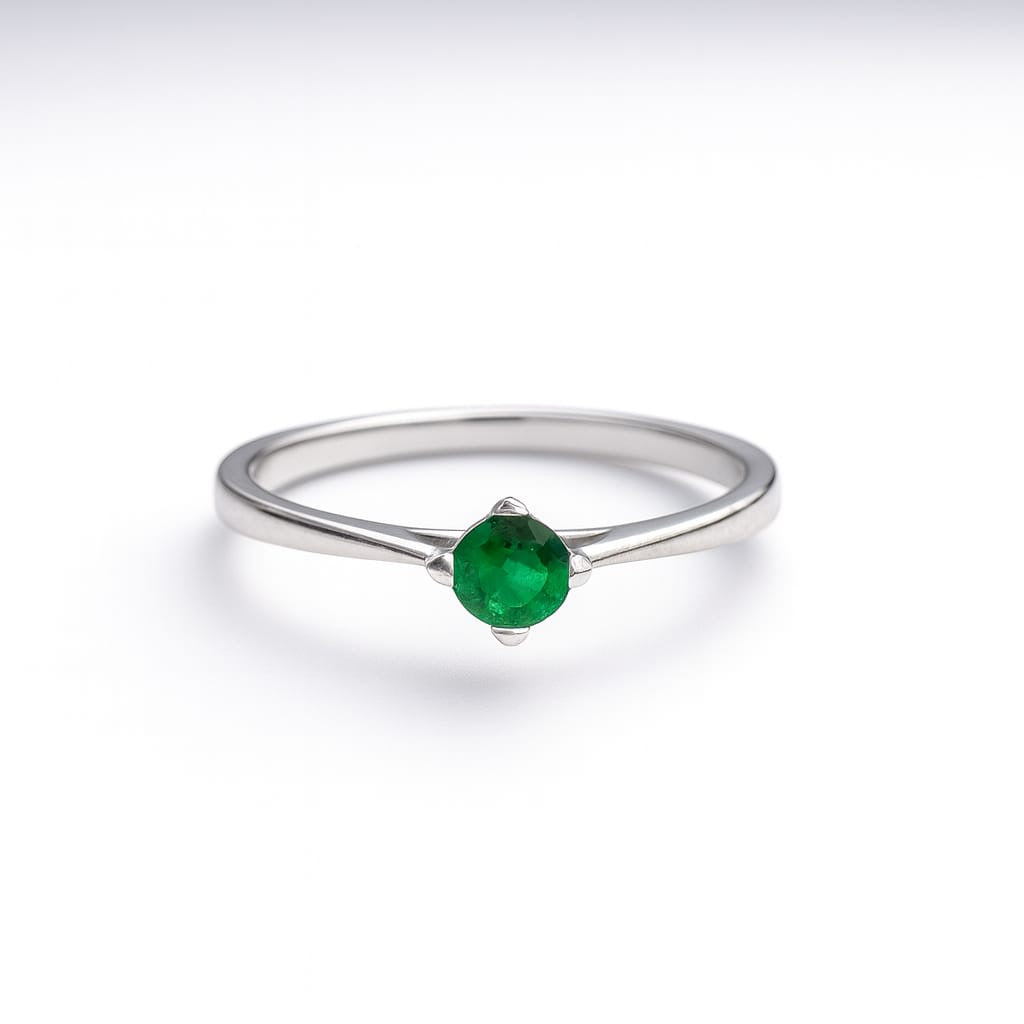 EMERALD WHISPER SILVER RING